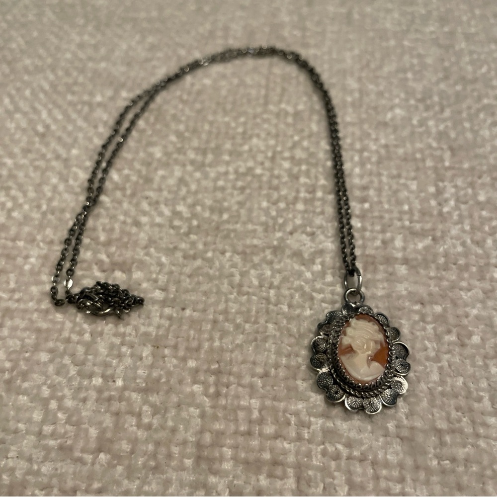 Vintage 800 Silver Cameo Pendant Necklace - Picture 1 of 5